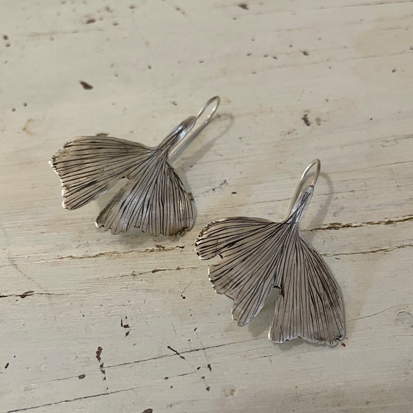 SILVER GINGKO EARRINGS