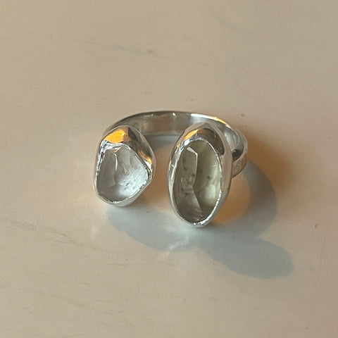 Open asymmetrical ring
