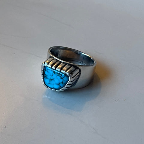 Turquoise castellated ring