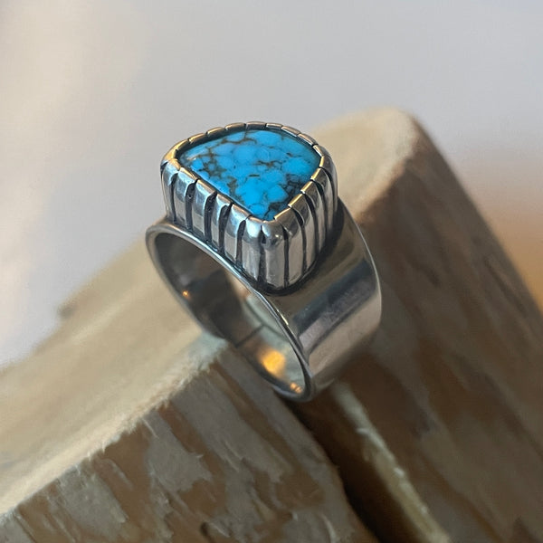 Turquoise castellated ring