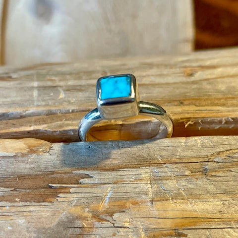 SILVER RING WITH A SQUARE TURQUOISE