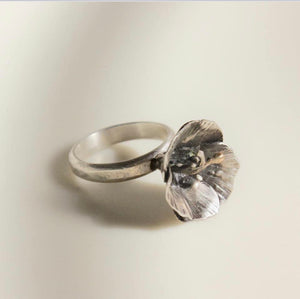 Hibiscus silver ring
