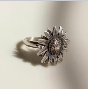 Daisy ring
