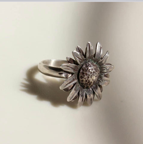 Daisy ring