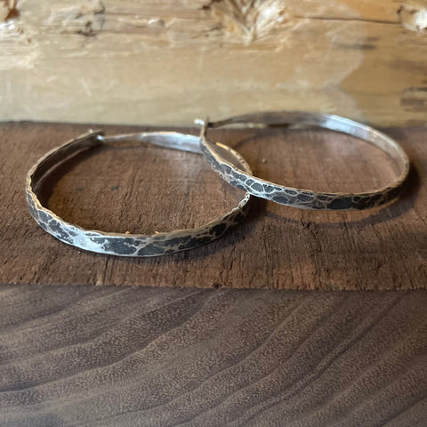 Closed silver hoops
